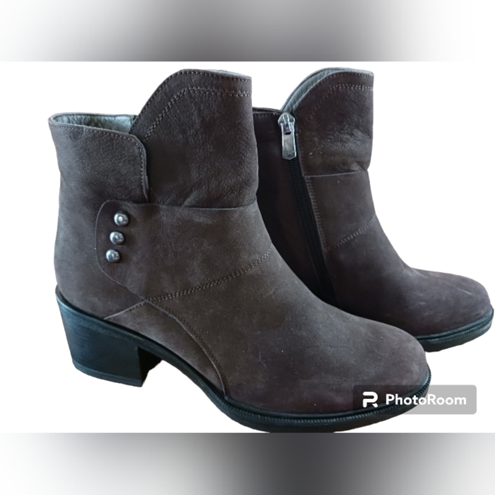 Brand new Brown Boots- Iloz Size 39